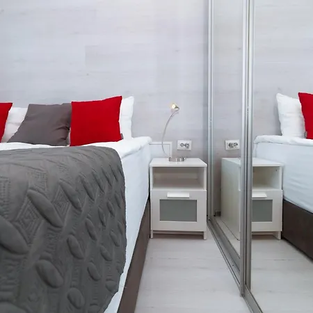 Stories Hub Aparthotel Lvov