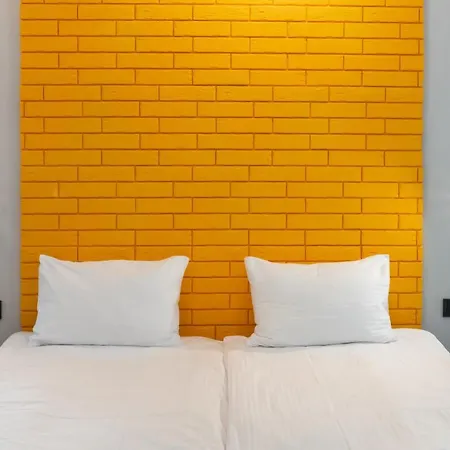 Aparthotel Stories Hub 3*