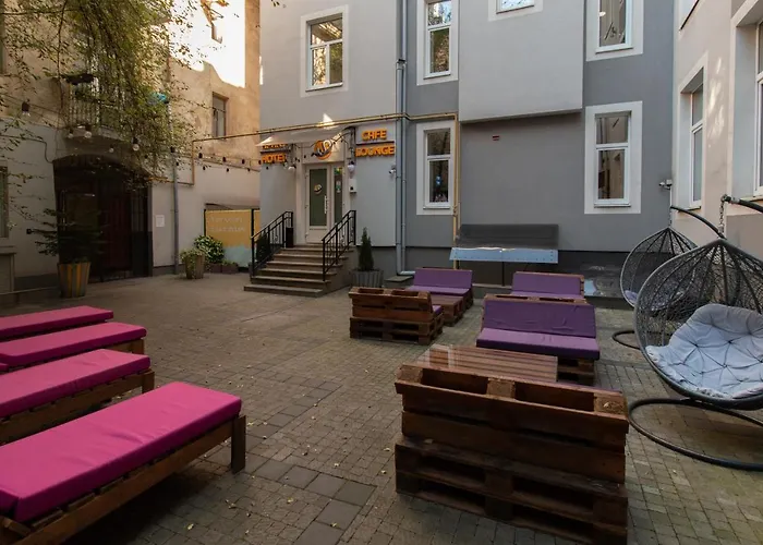 Stories Hub Aparthotel 4*