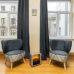 Stories Hub 4*