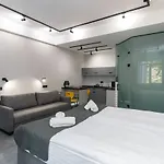Stories Hub 4*