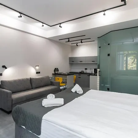 Stories Hub 4*