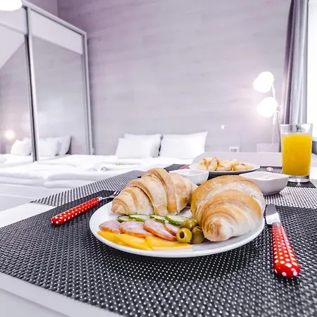 Apartahotel Stories Hub 3*